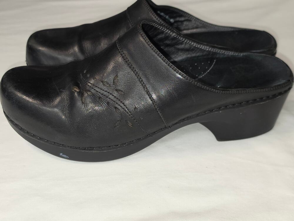 Dansko Black Leather Mule Clogs Womens 40 Slip On Comfort Shoes Floral Cutout